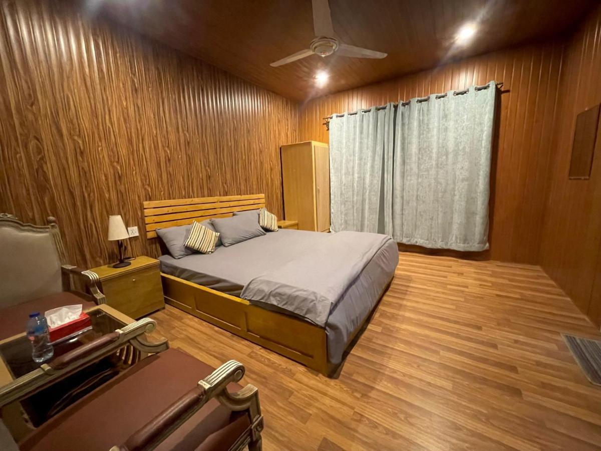 Indus View Hotel Skardu Exteriör bild