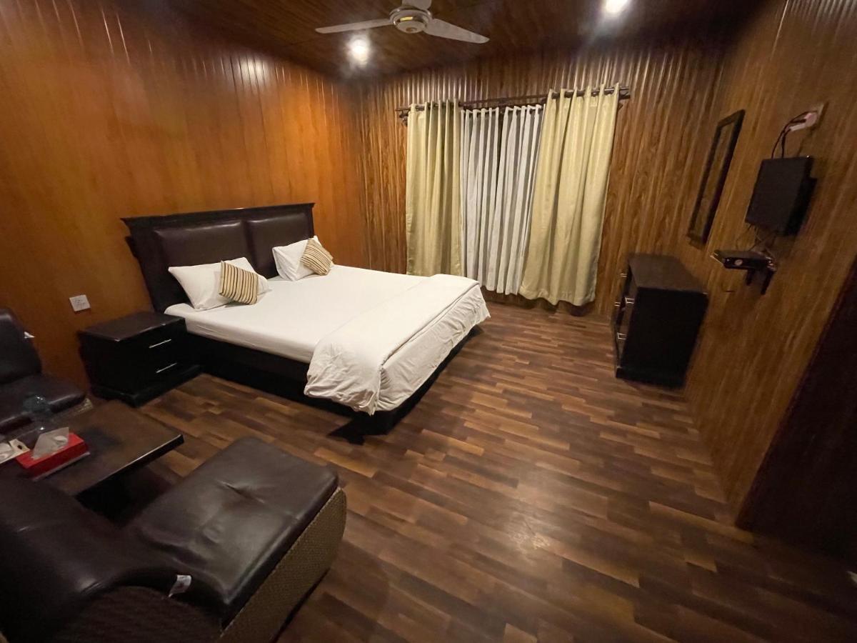 Indus View Hotel Skardu Exteriör bild