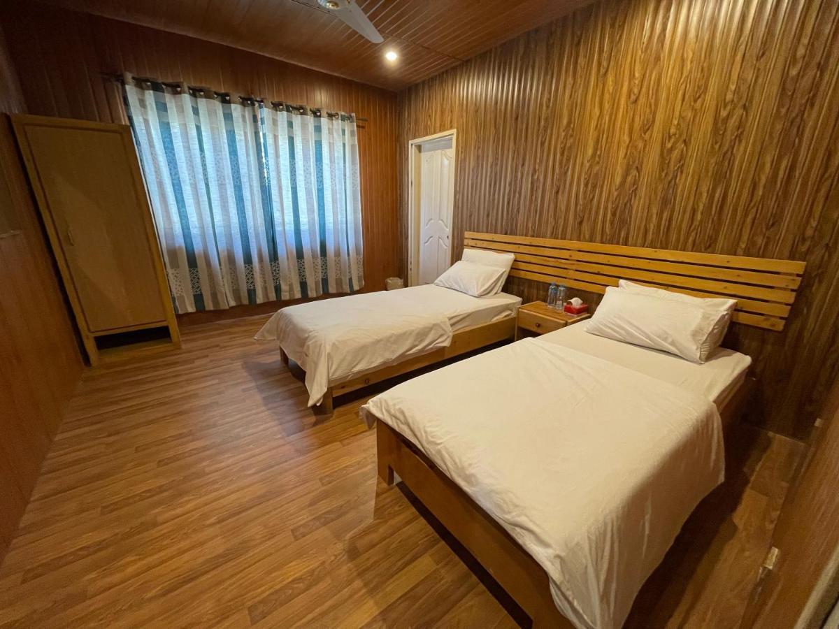 Indus View Hotel Skardu Exteriör bild
